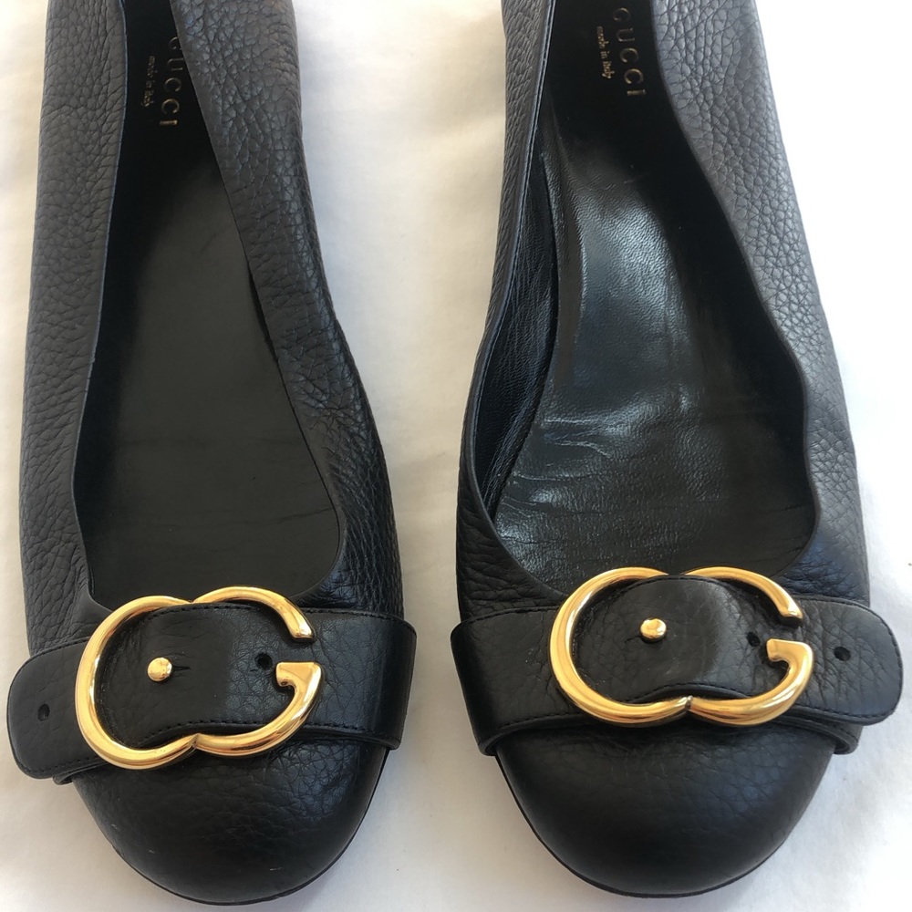 Gucci Black Leather Ballet Flats with Gold Horsebit Accent